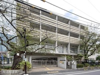 周辺環境:新宿区立西新宿中学校