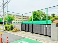 周辺環境:新宿区立新宿中学校