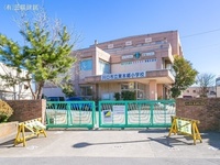 周辺環境:川口市立東本郷小学校