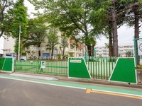 周辺環境:川口市立柳崎小学校
