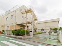 周辺環境:新宿区立戸山小学校