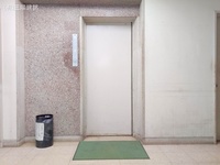エントランス: