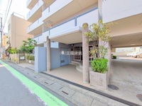 エントランス:
