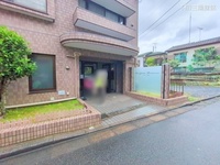 エントランス: