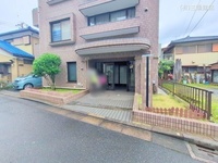 エントランス:
