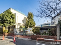 周辺環境:新宿区立大久保小学校
