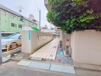 エントランス: