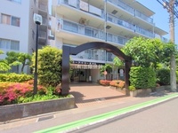 エントランス: