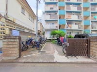 エントランス: