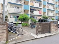 エントランス:
