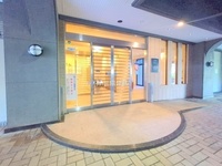 エントランス: