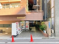 エントランス: