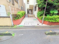 エントランス: