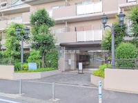 エントランス: