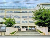 周辺環境:渋谷区立広尾中学校