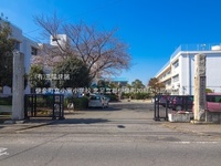 周辺環境:伊奈町立小室小学校