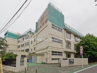 周辺環境:渋谷区立代々木中学校