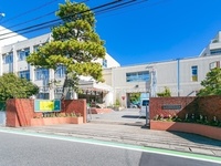 周辺環境:川口市立戸塚中学校