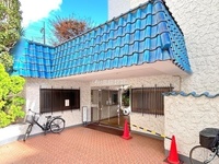 エントランス: