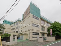 周辺環境:渋谷区立代々木中学校