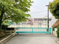 周辺環境:品川区立小中一貫校八潮学園(小学校)