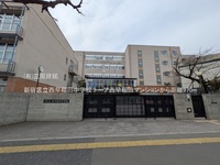 周辺環境:新宿区立西早稲田中学校