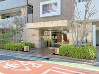 エントランス: