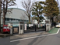 周辺環境:新宿区立淀橋第四小学校