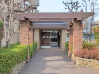 エントランス: