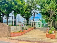 周辺環境:渋谷区立松濤中学校