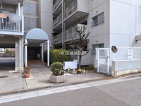 エントランス:
