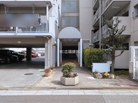 エントランス: