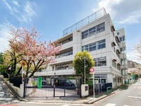 周辺環境:港区立笄小学校