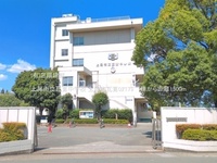 周辺環境:上尾市立瓦葺中学校
