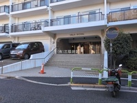 エントランス: