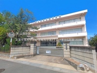 周辺環境:上尾市立西中学校