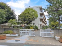 周辺環境:上尾市立東町小学校